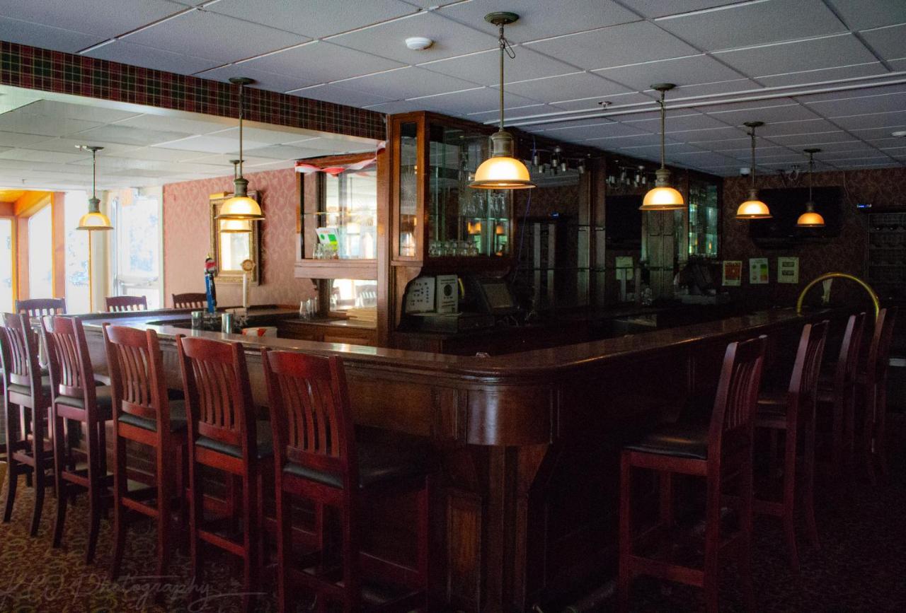 The &tavern